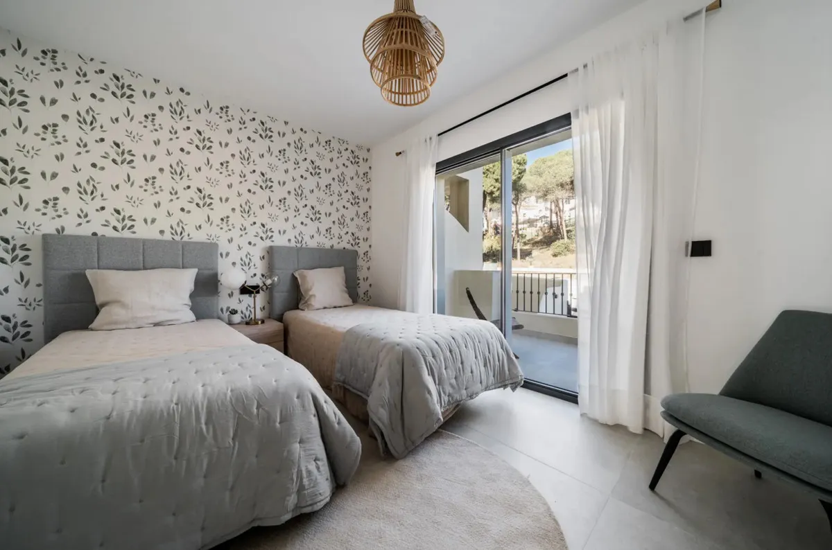 f9d387e0-dc66-432e-b9af-1aeb814f3e9c