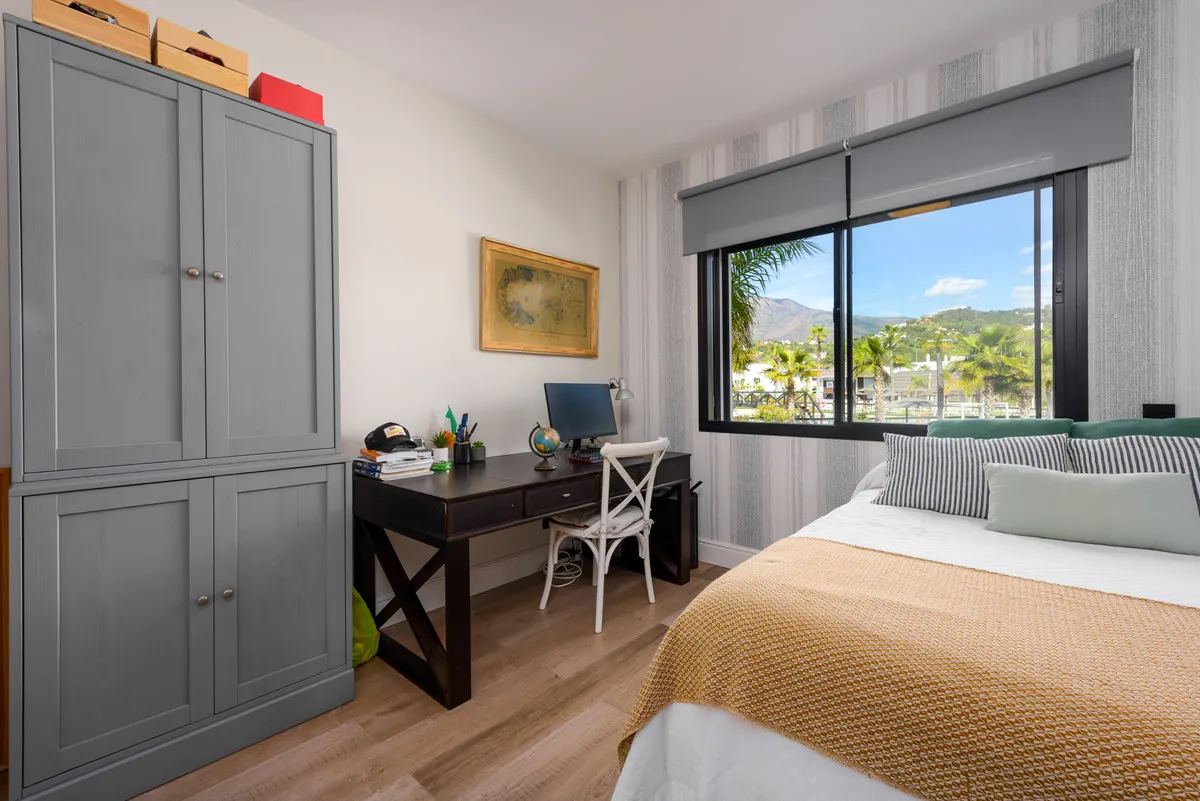 4c61fb01-5ecf-44cc-a64a-e1d0c14f9b36