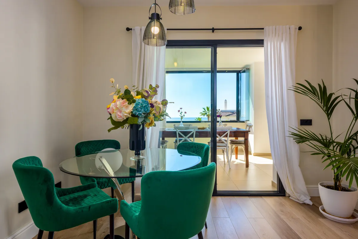 9545a2d5-1b26-42f5-9c02-6daee11fd0d1