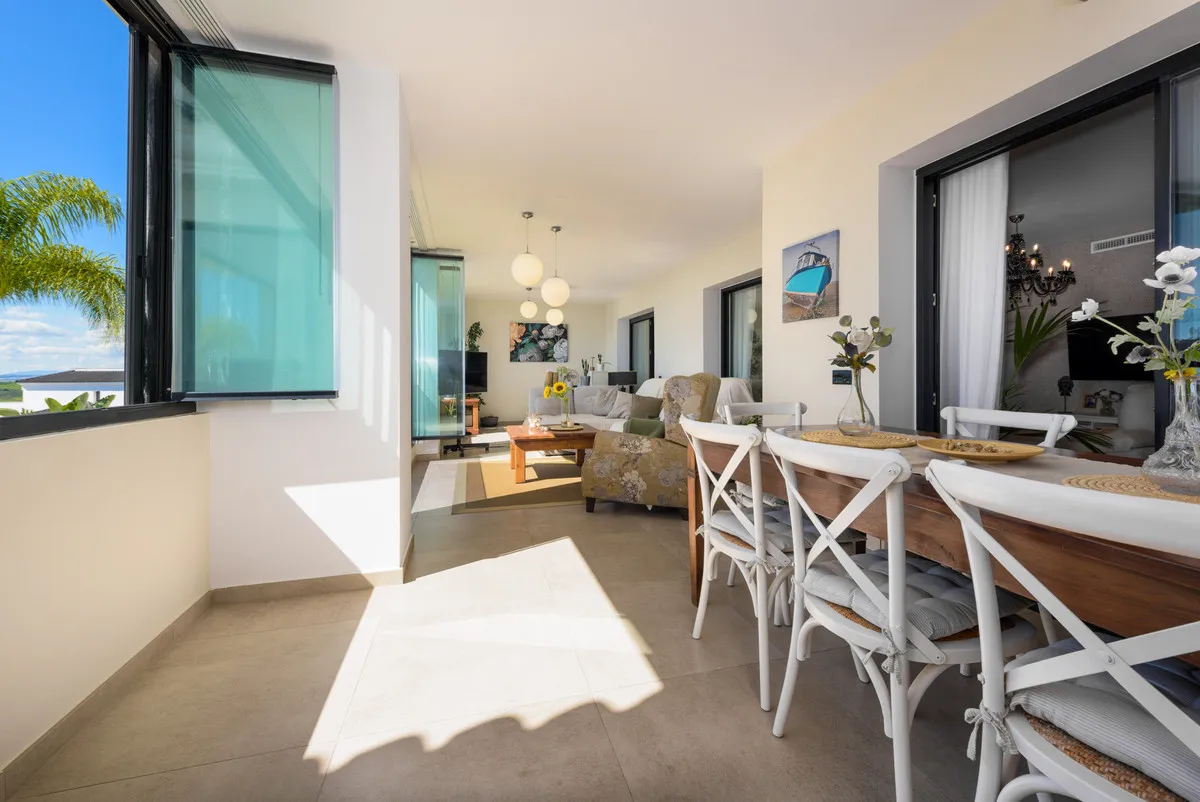 ba1fced1-b1f9-4425-b844-f10b72c65e9d