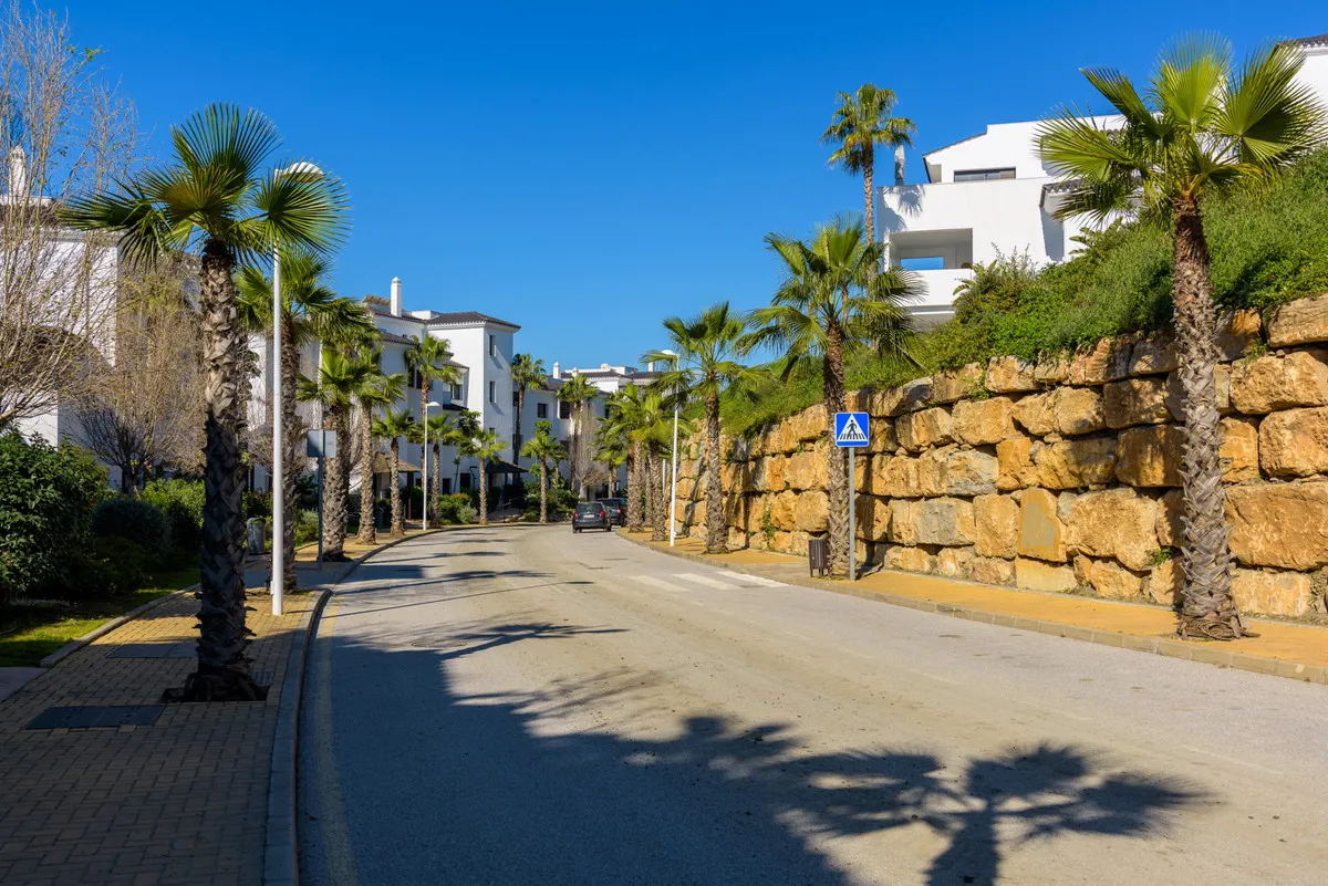 c2d4f4bb-aab0-42f5-ae02-6ec9ee566207