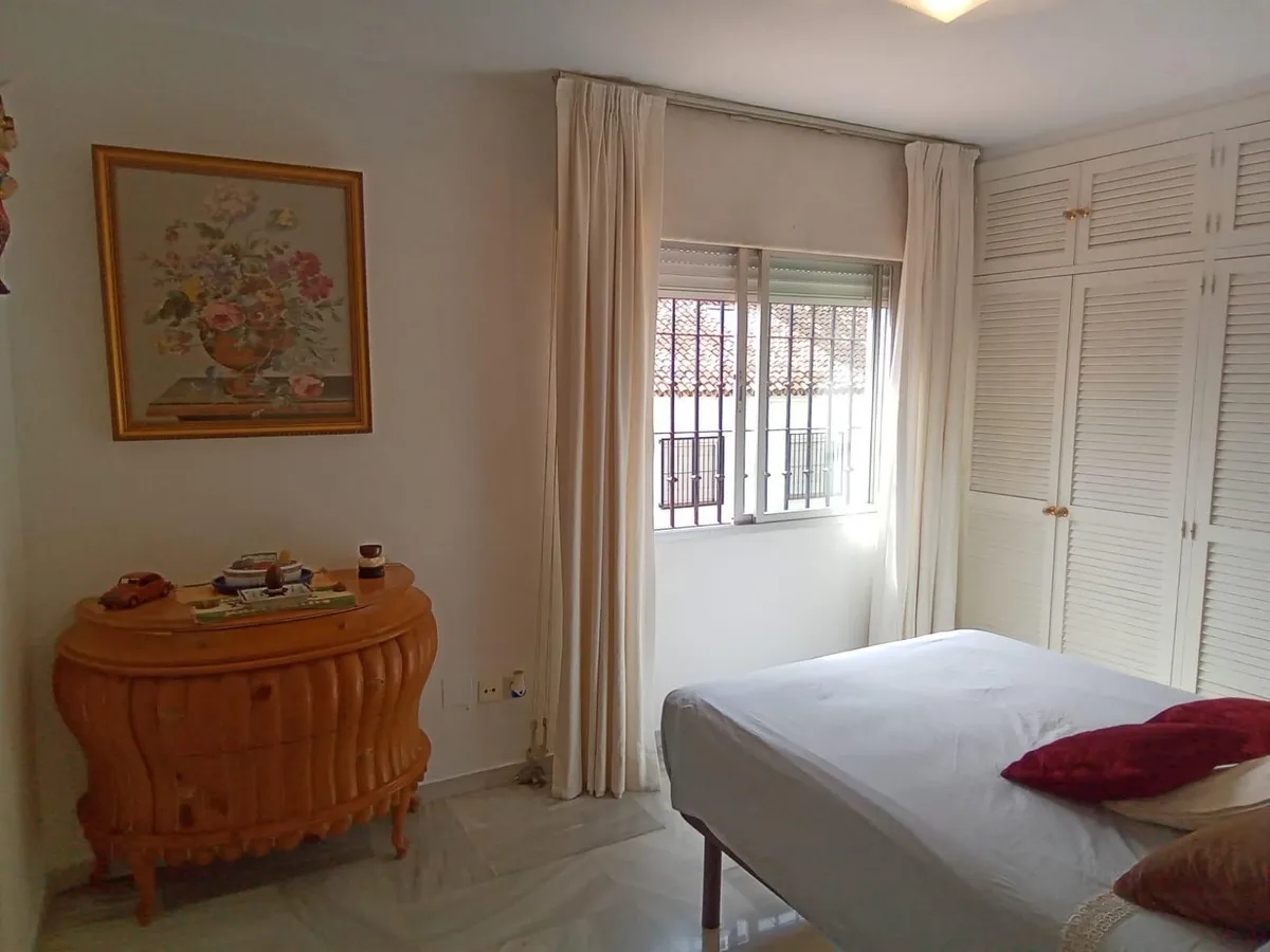 b5ad0ef1-c1e3-4690-ad64-0aae01e33db1