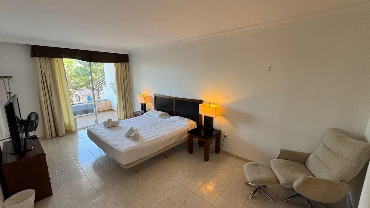 75e759bd-7d02-4d59-b762-1dd243eaa725