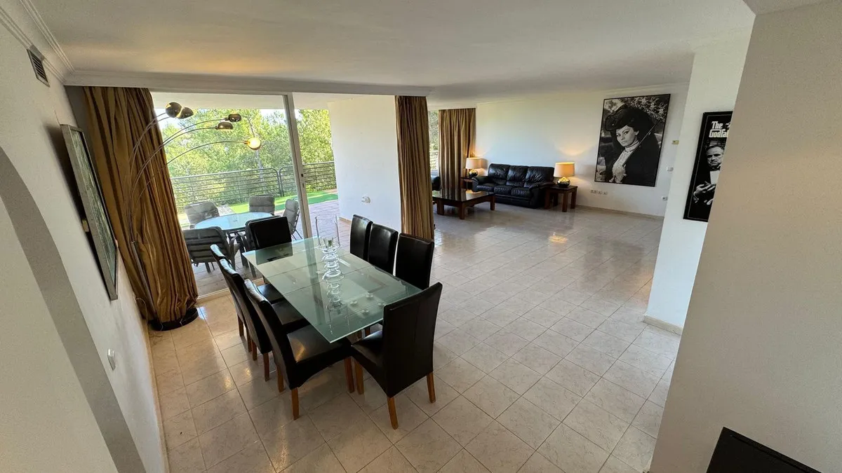 e7f4b719-f684-43e0-bd39-005972ee11af