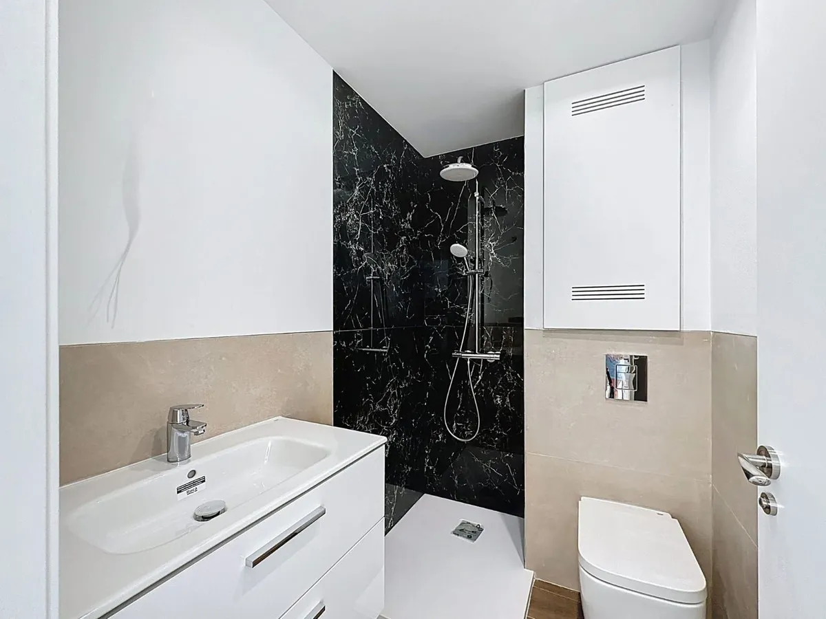 4fe73989-a00e-42d7-b074-f3df87021bcf