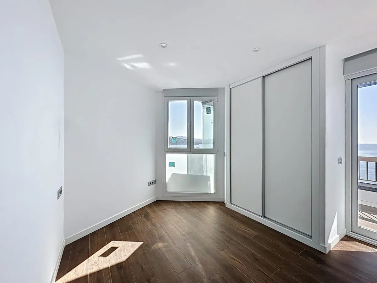 dee717de-ea7e-4b1c-8dba-d857801f5837