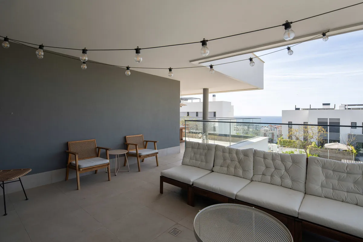 593e375c-00a5-4ed0-b409-cd8d7e9390bd