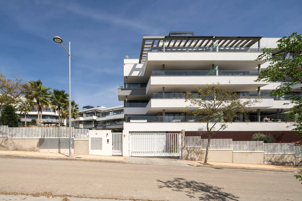 b66c284d-41d6-4818-8c7e-8b68019bc3f9