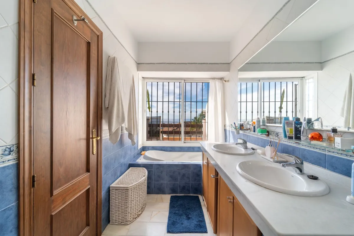 19e5dc50-05ef-45b1-a104-cb715ce60fad