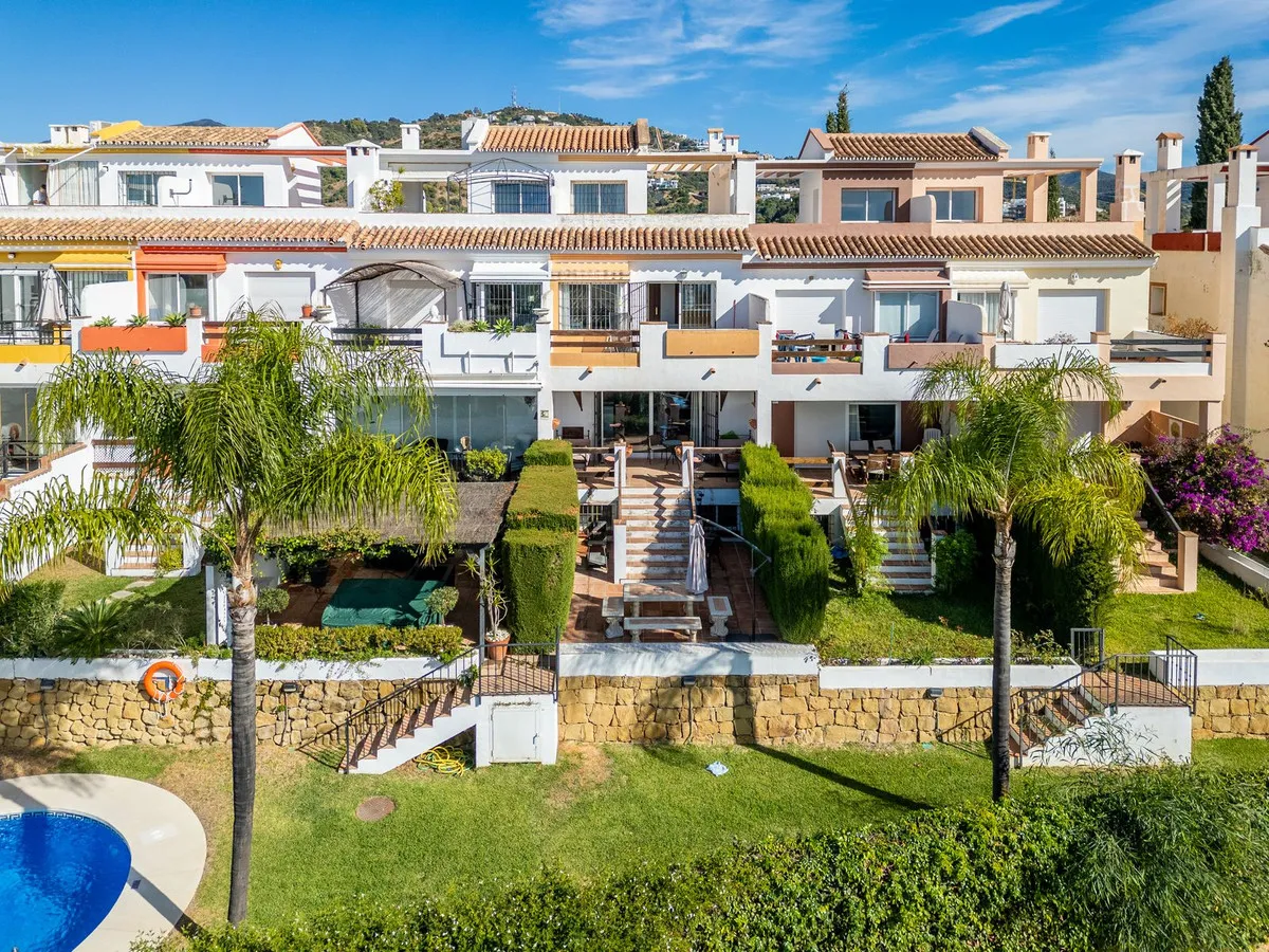 Luxurious Marbella Townhouse with Stunning Panoramic Views