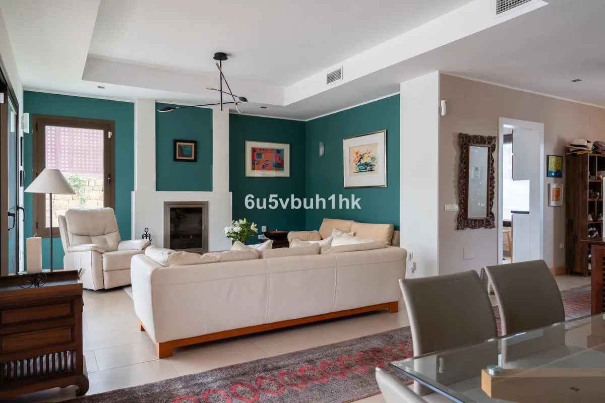 d8504520-a5cf-4fec-a91b-0c9642cb353b