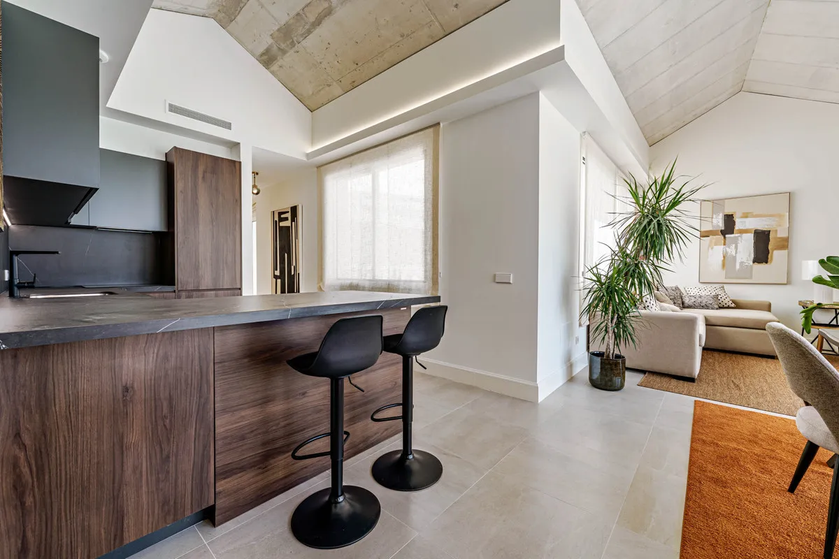 6f968b49-23a8-4091-85d8-ee19b0df5585