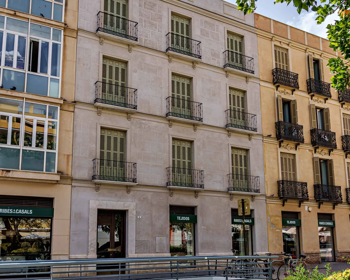 c983a1e9-0516-41c4-a70e-a3ed4f61721d