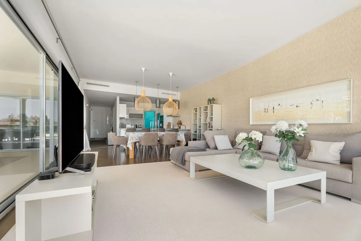 00ab16af-54c5-4455-b128-91baaf22c34e