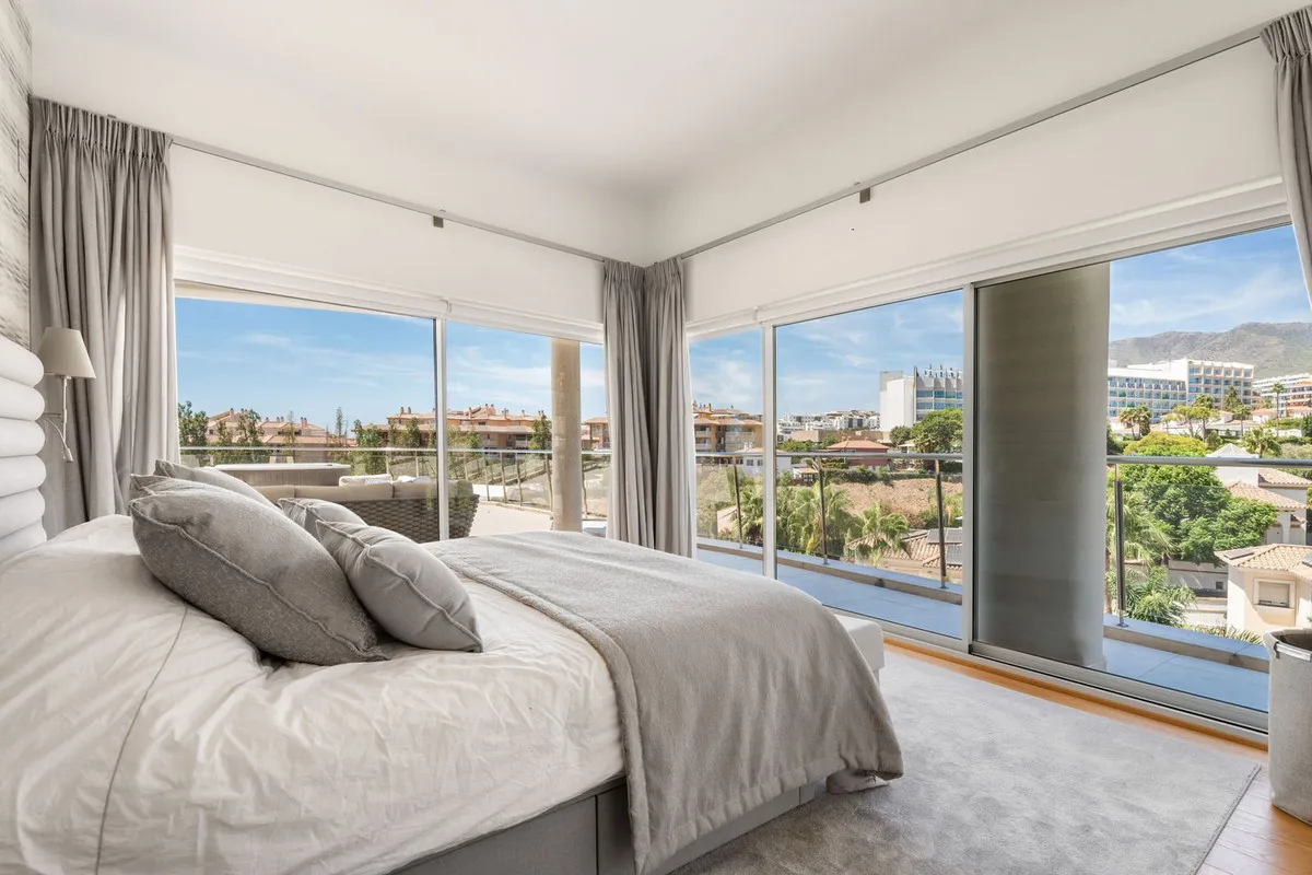 60ddd4af-8632-4ba2-b432-9e42a79af998