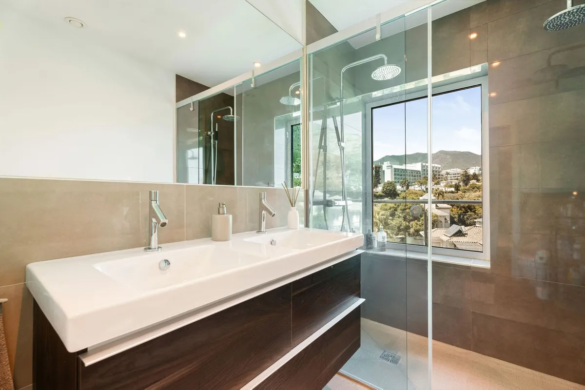 9abf15e6-a751-425e-9633-02ab3a89622e