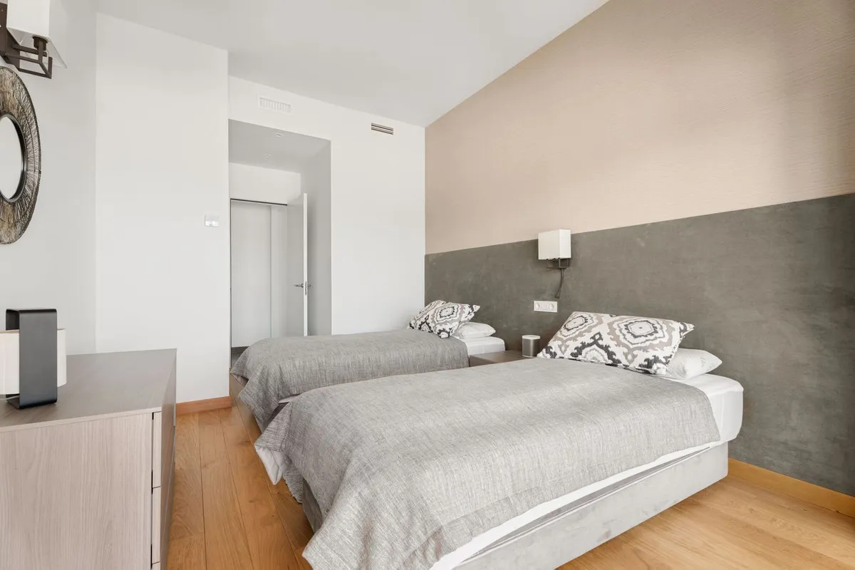 b5faae16-3ff6-413f-b69d-78df231e474b