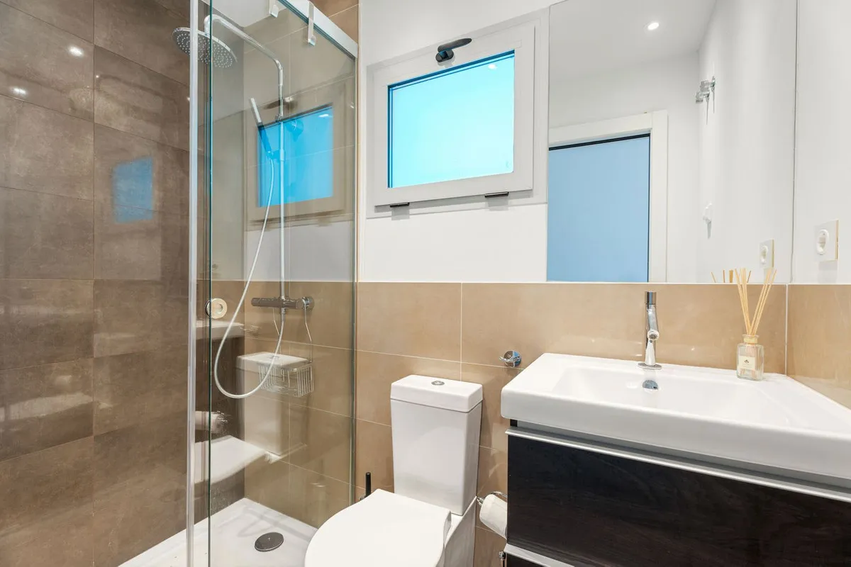 d18ad1e3-4942-4e11-9eb2-1f5d8ce42ec6