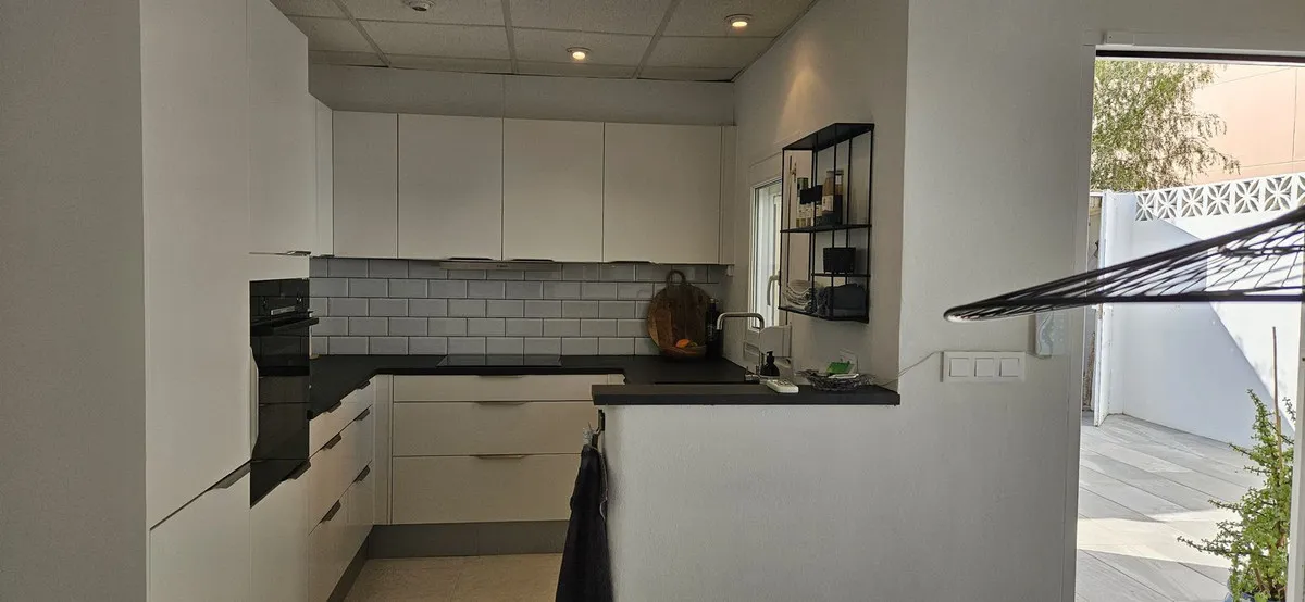 f9952293-3d9c-4b8c-a7f2-a06385374231