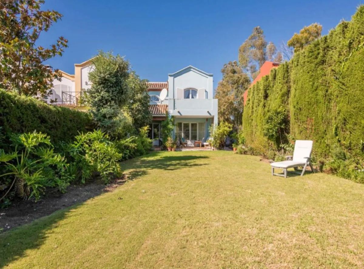 Elegant Golf-Side Townhouse in Guadalmina Alta