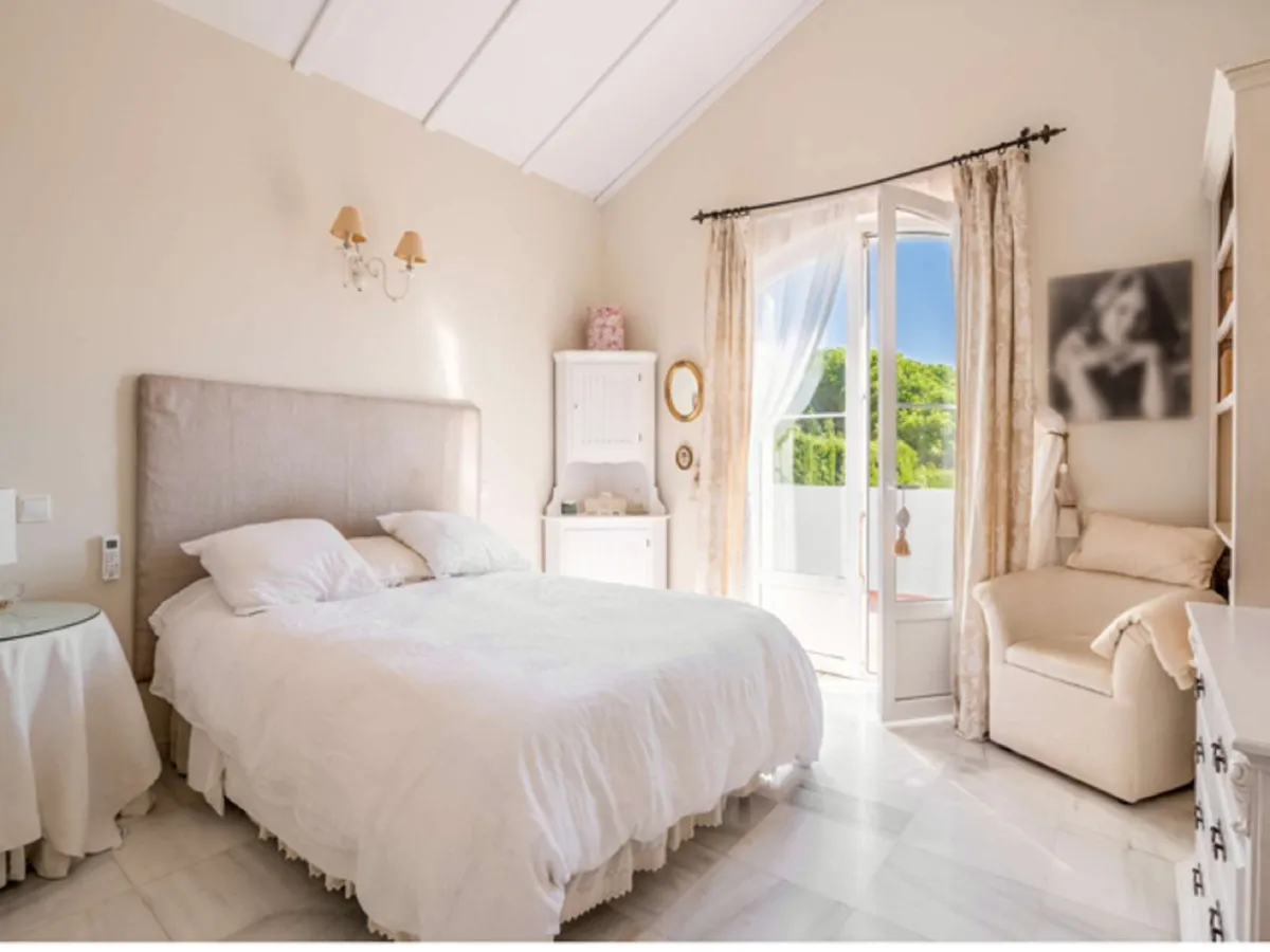 6bc6ba5d-e428-4da7-a5d8-61929b13e681