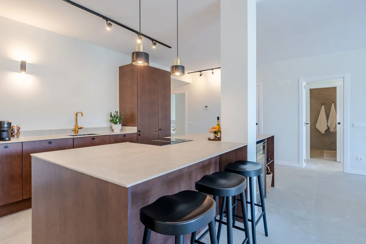 12a04fa8-7774-4c3a-856c-017e48e22882