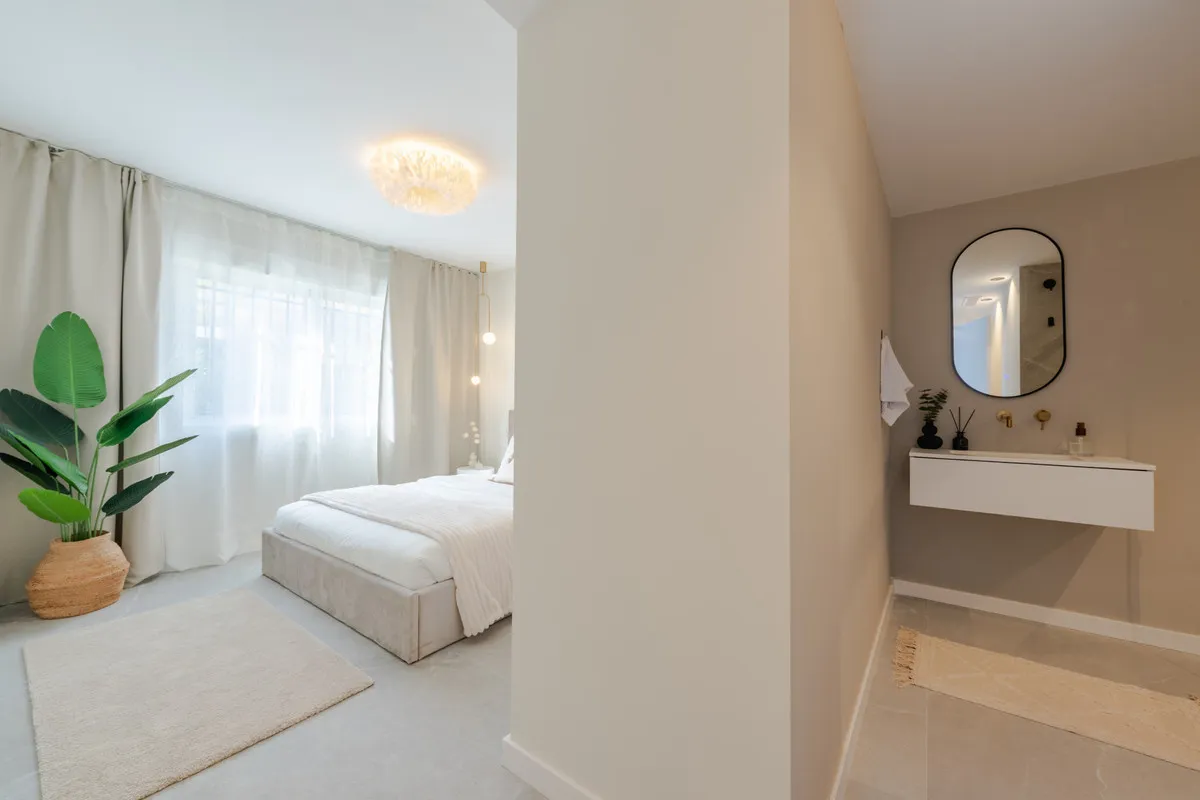 50eb57a0-793a-4972-89cc-6363f61cf2b8