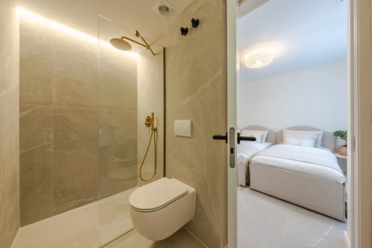 fd5ace19-7a34-4a7d-8bb2-7f7b6d28c9da