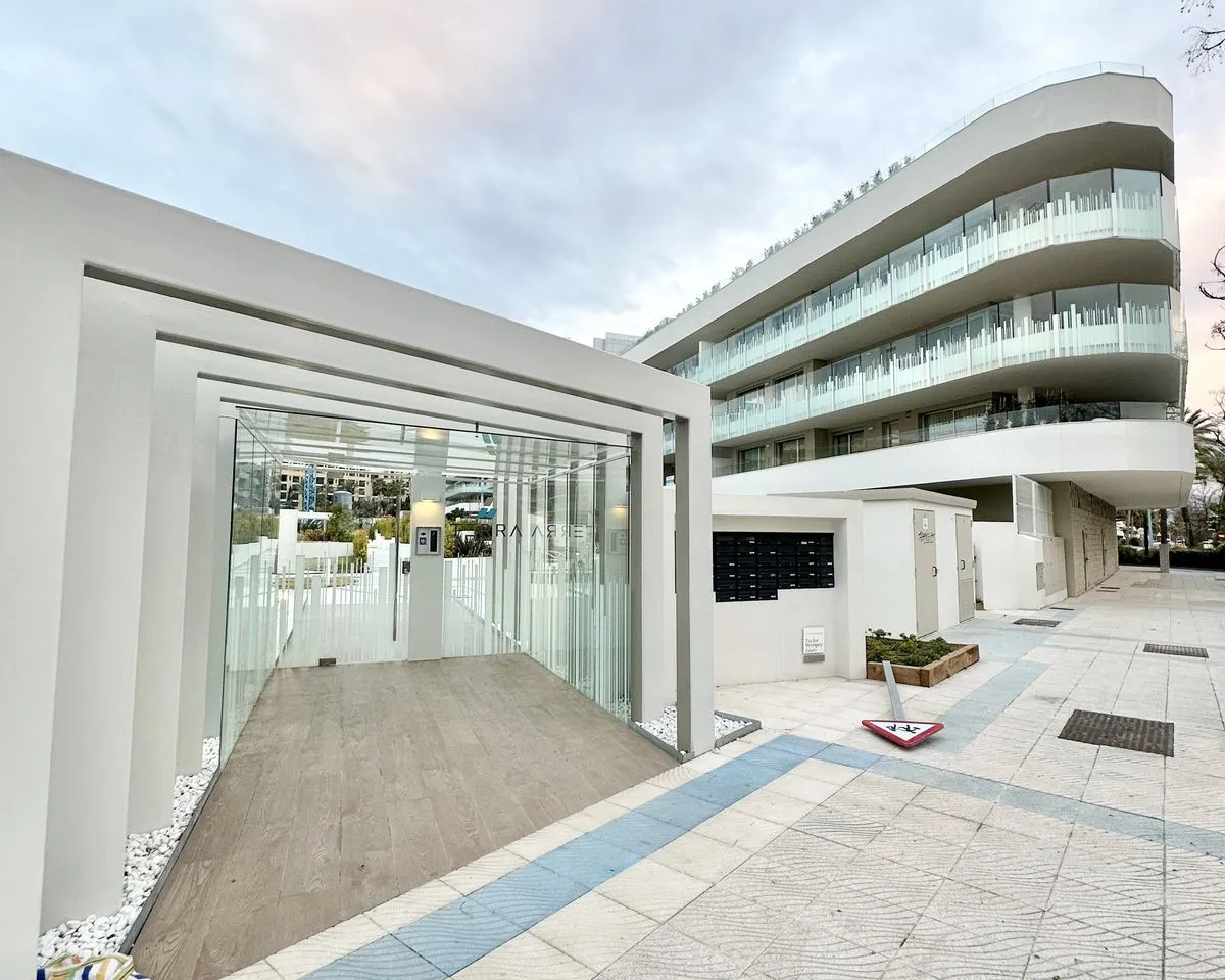 MARE SAN PEDRO: Seaside Luxury Apartment