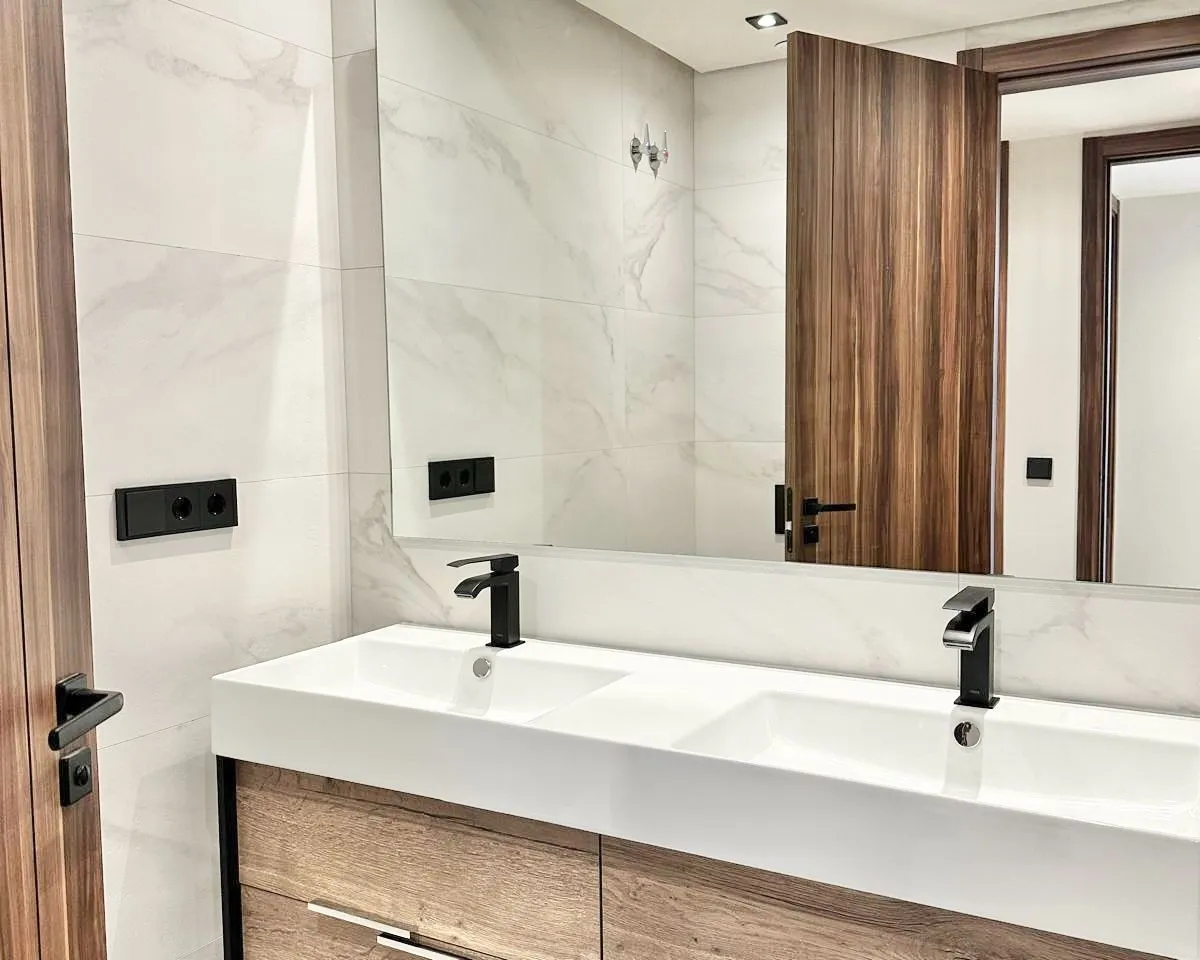 cacb1e18-6230-4acb-938a-83800fd6fdf5