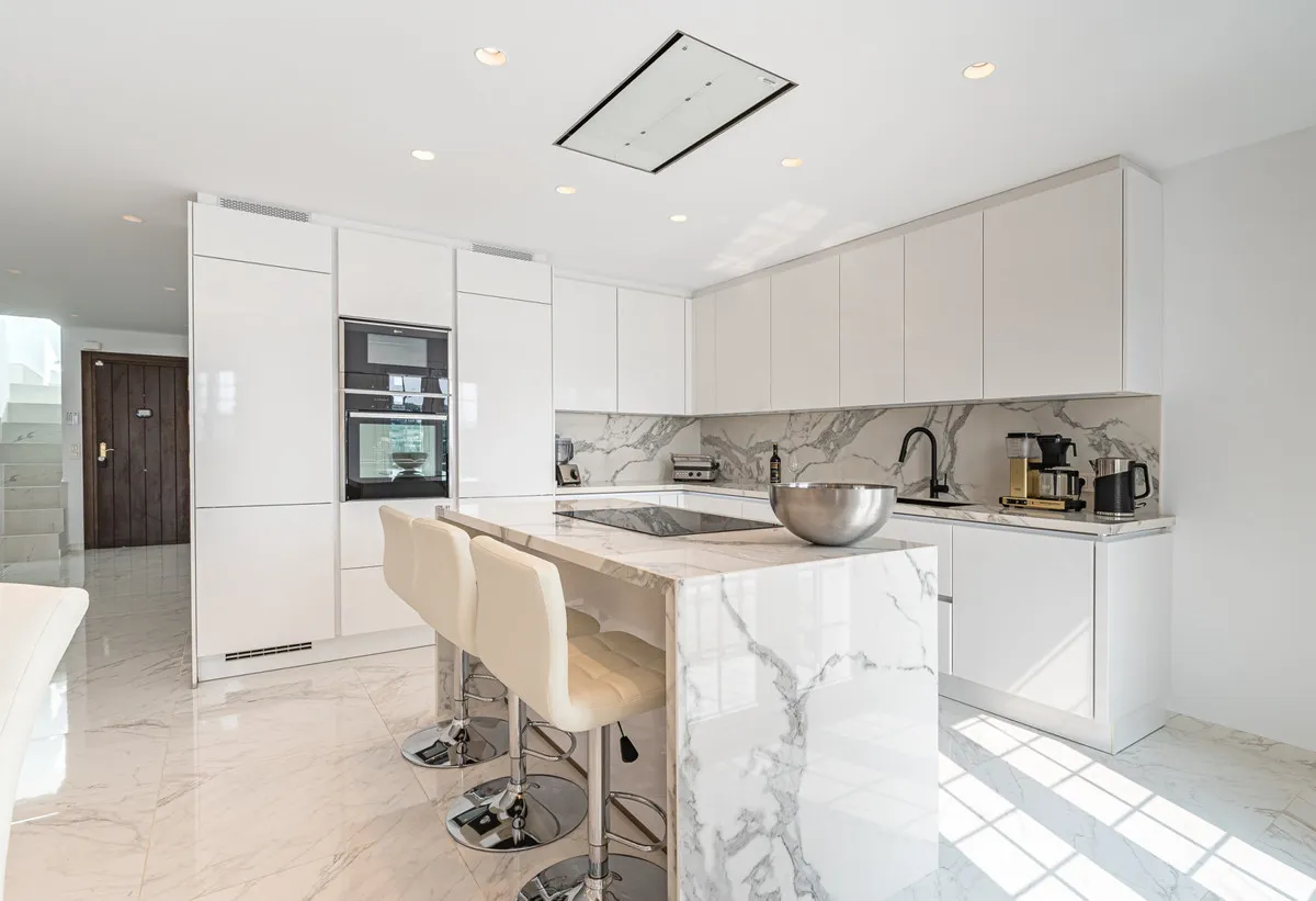 e6808512-11fc-4bcd-b507-4e5803266887