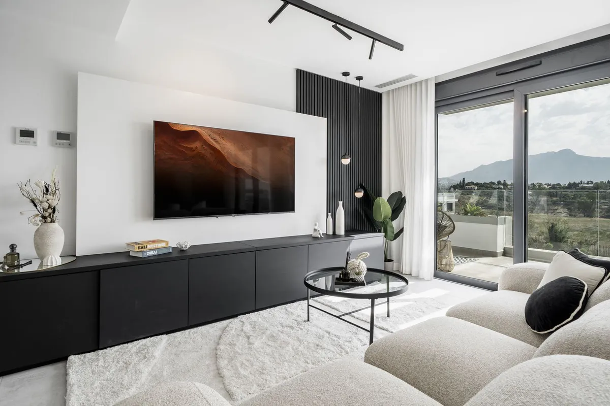 3b27c8c2-2fea-45fc-9b98-cd6135373d4d