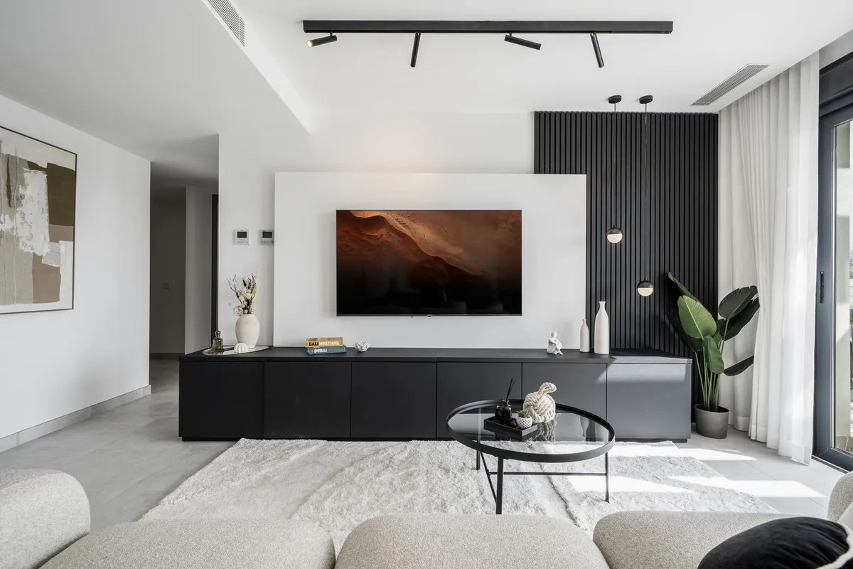 fb35de77-1276-4c83-9ae7-de4c94fd5698