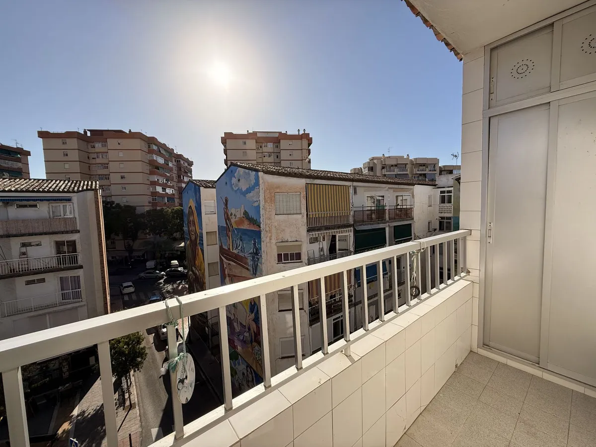Bright Top-Floor Flat Near Beach in Mijas