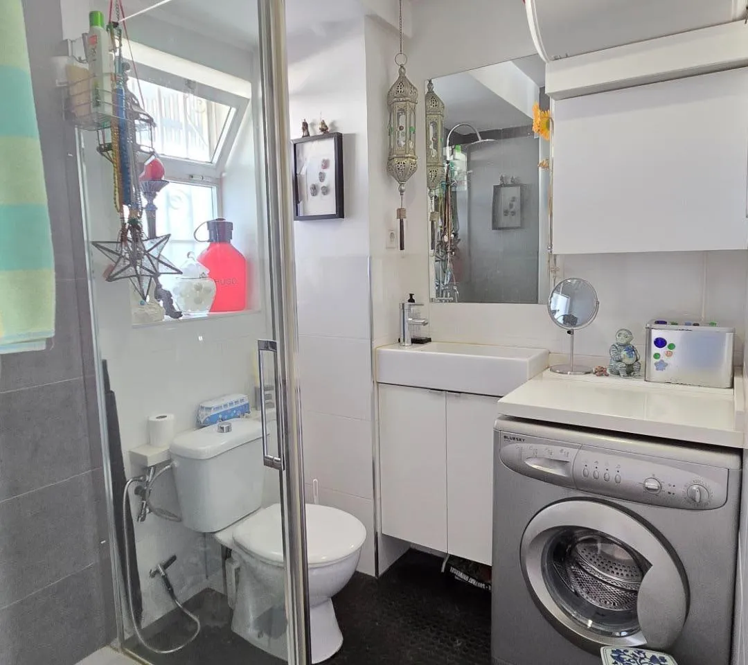 24265157-b571-4b4b-9786-dd5801686b33