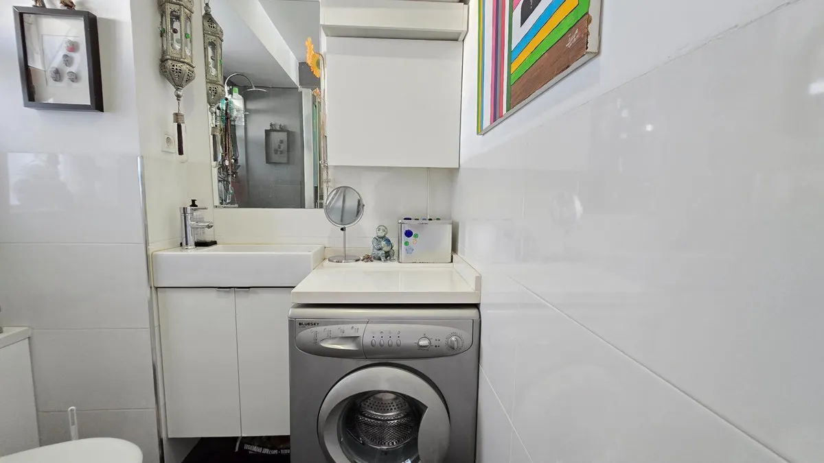 5d2f5f4b-0395-4f0c-b039-a948a4cfde71