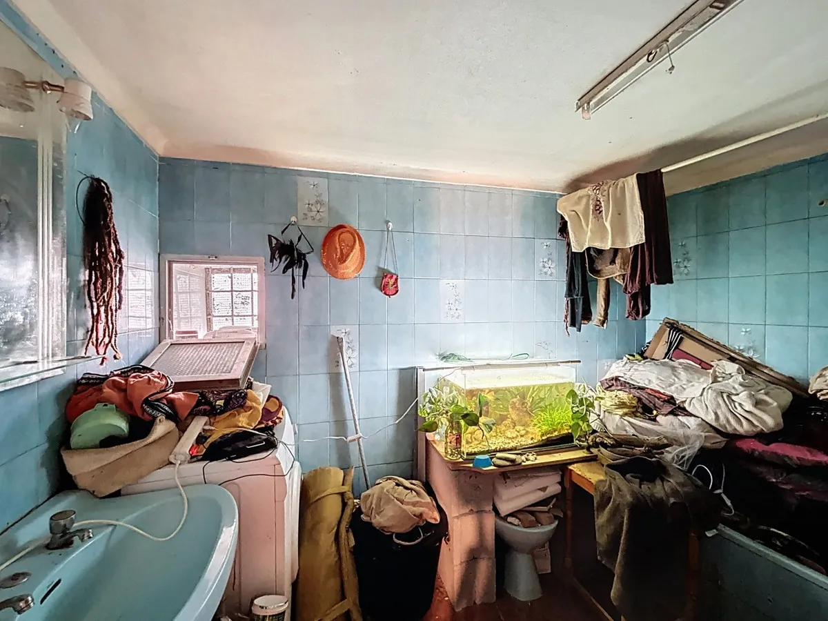 e9c69a97-3b01-4912-a5d0-1ab49d337124