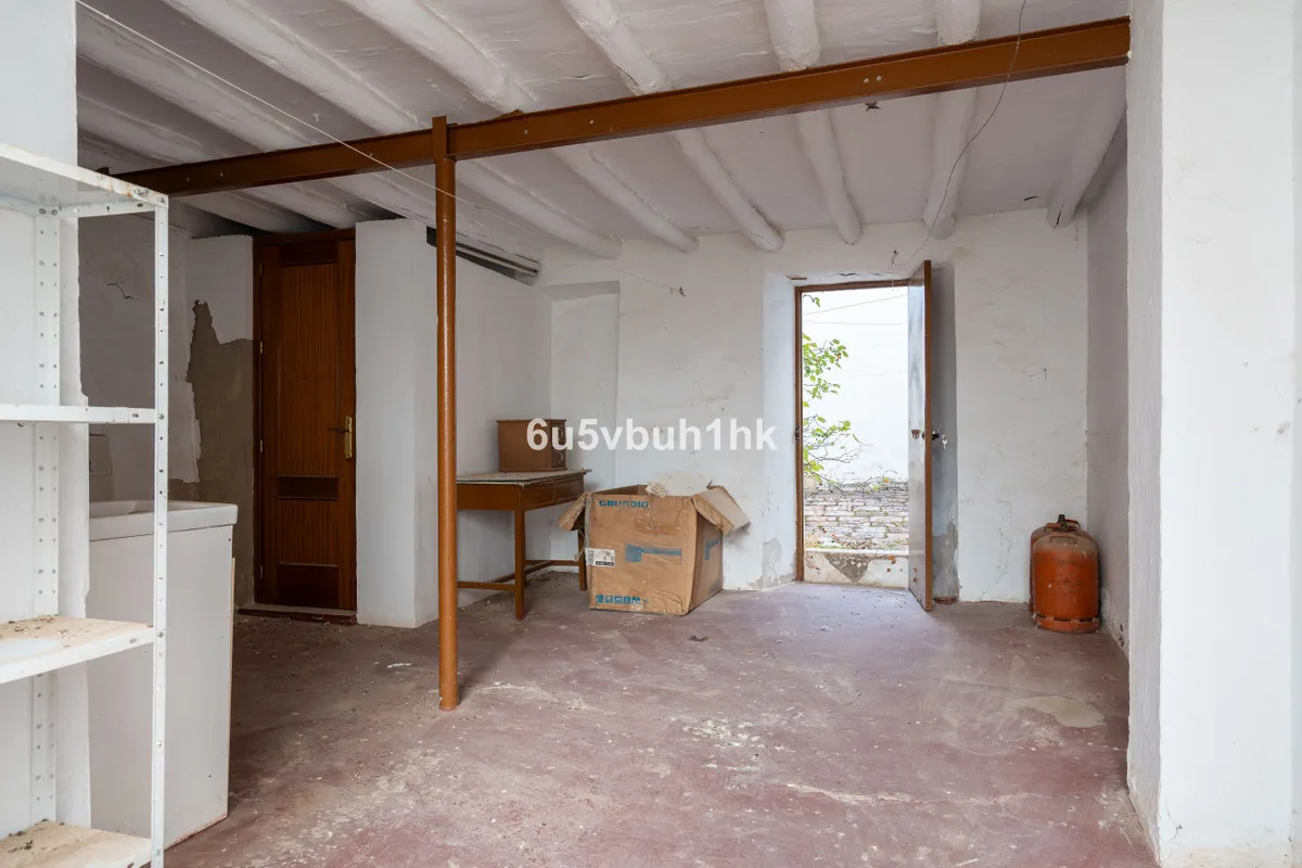 ca3b3300-75c4-4b4d-887b-c2191168acc1