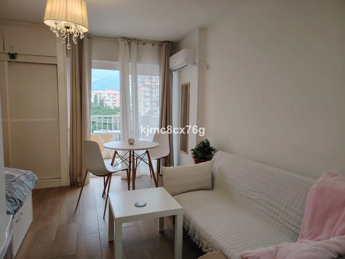 6795b282-0043-41a6-a406-00845bf2ac6e