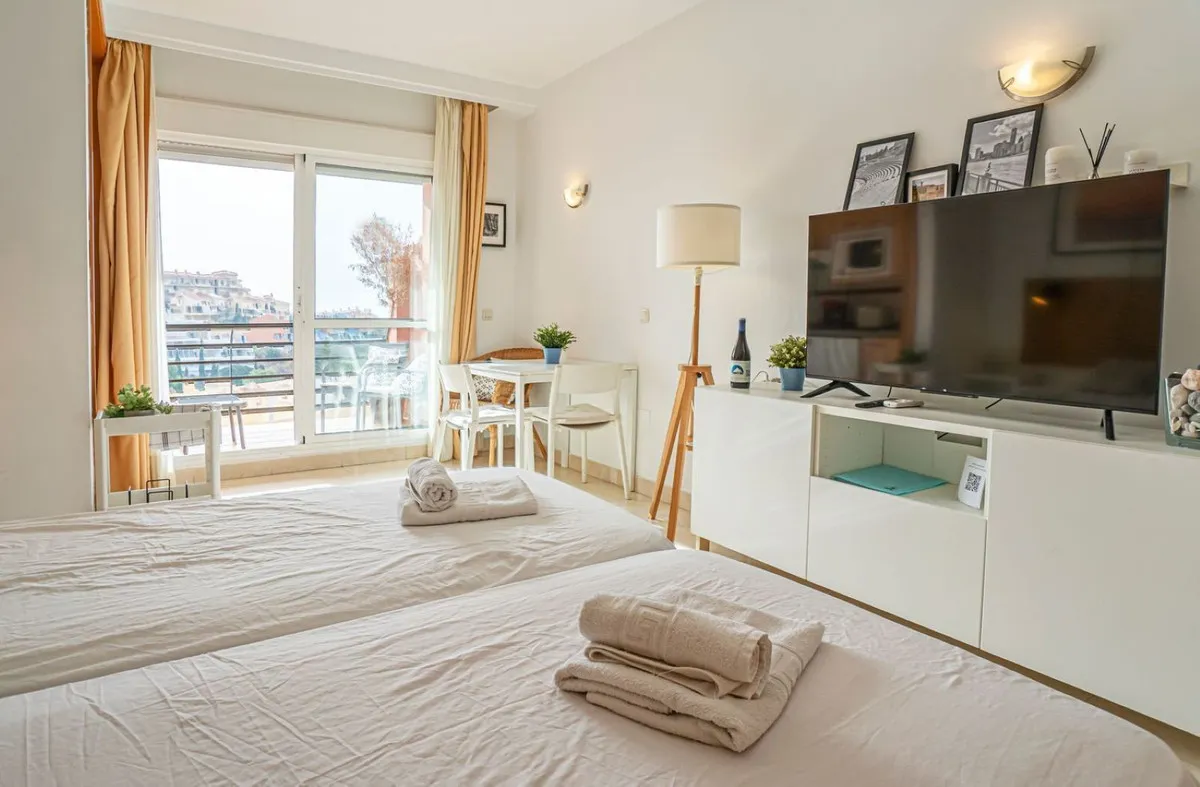 221dd536-4016-47b8-a93d-c628f228b315