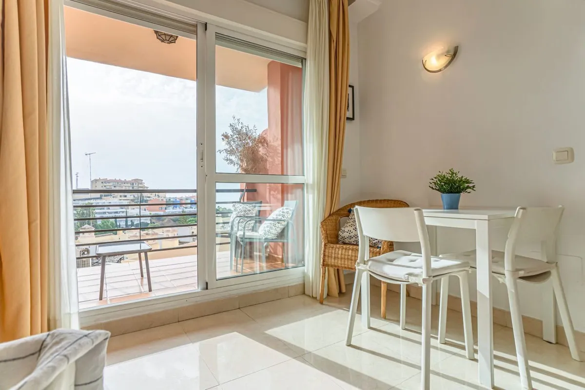 c801d5e6-196f-4182-8793-91ec78d03890