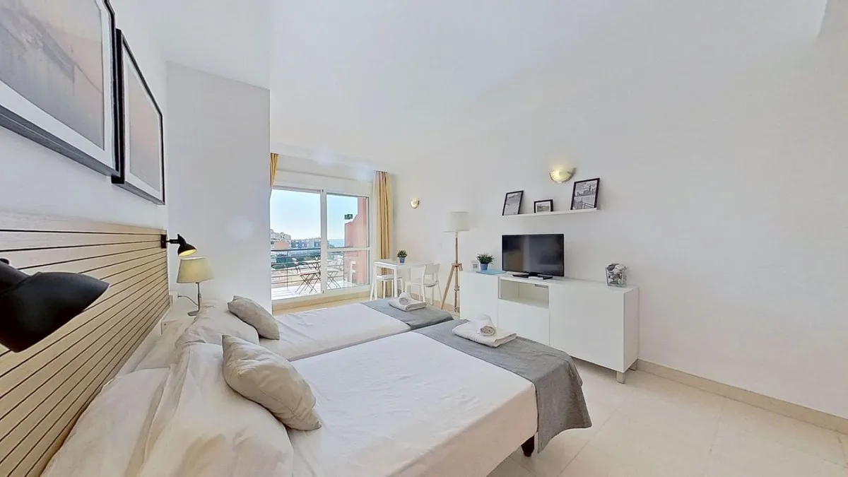 edfb91c8-c932-4ddc-8518-7fafab1973a0