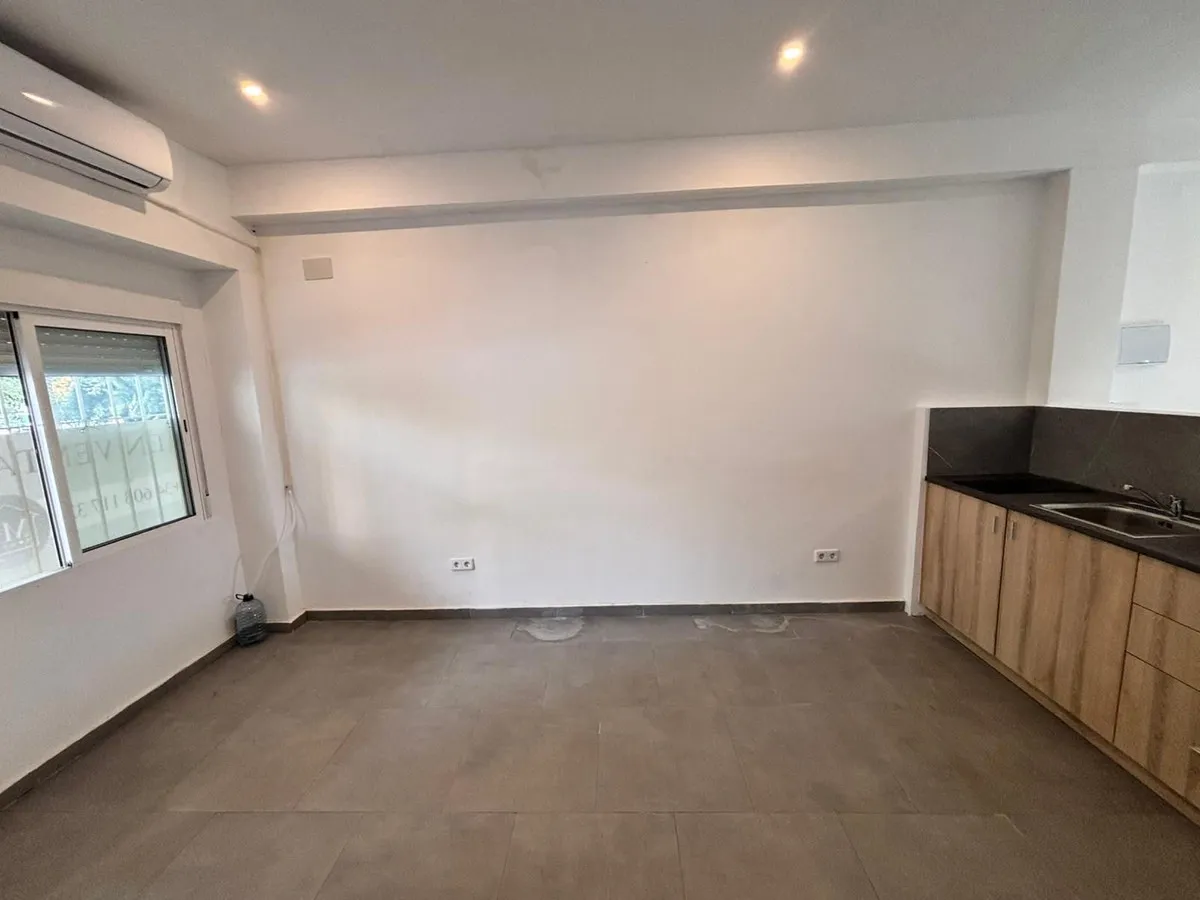 1f296ba4-8e73-42f1-8855-fde757dca3b3