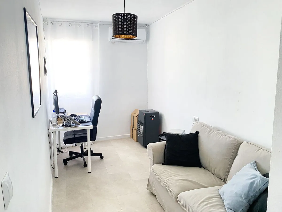 dd989087-5d56-481b-81b2-f0e866dd73cb