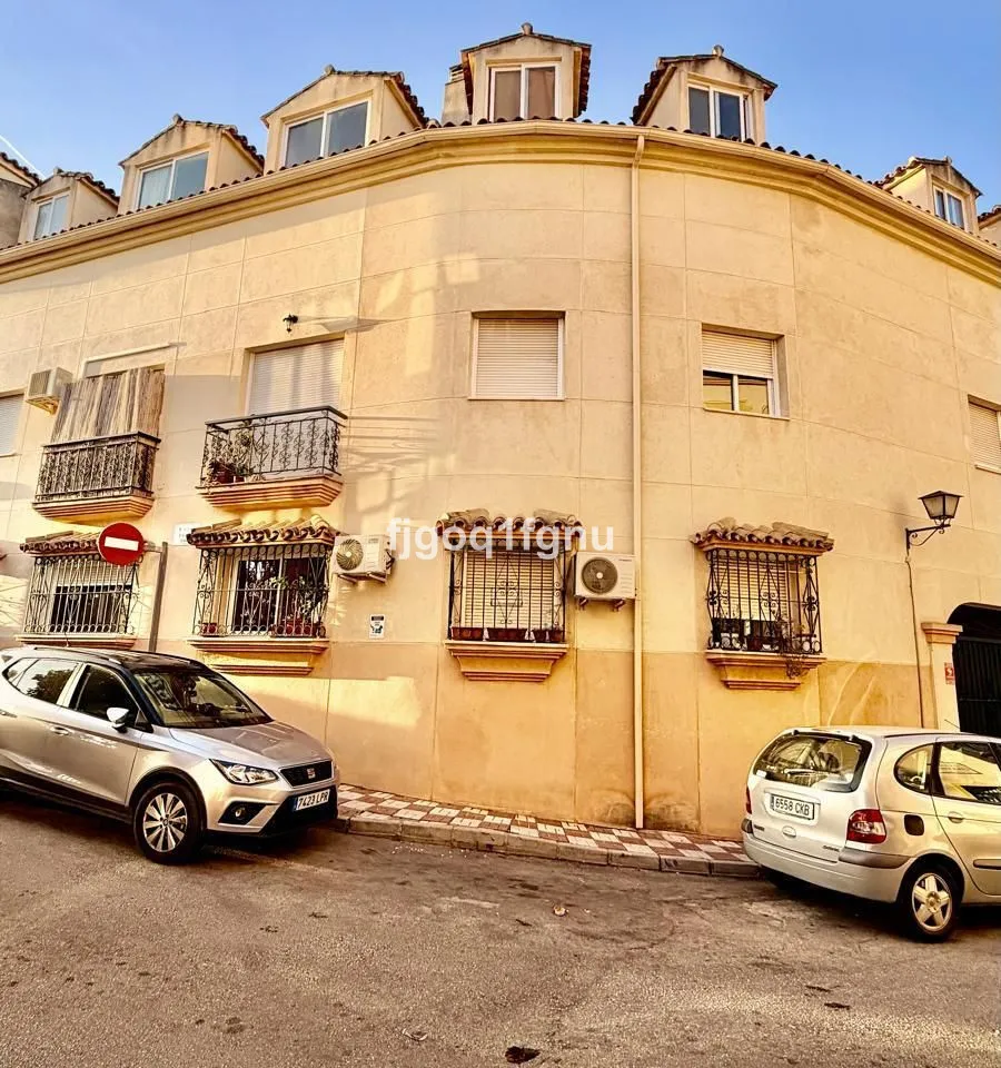 Charming East-Facing Apartment in Coín