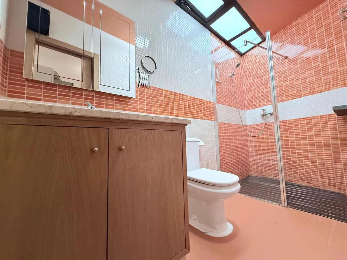 b594efa5-e4b2-454c-8397-ff616cab2e3d