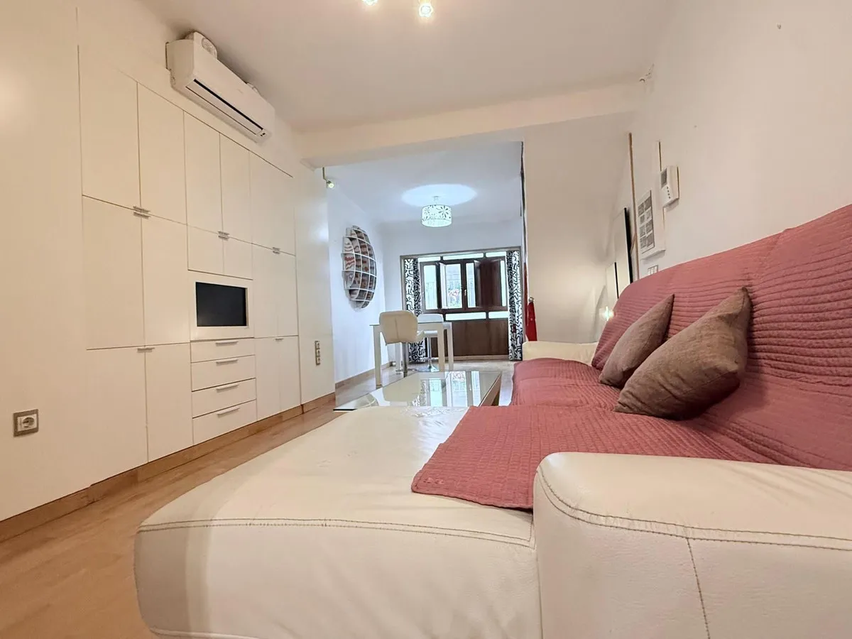 f7d43173-c614-41b5-b94c-f06f89e1909e