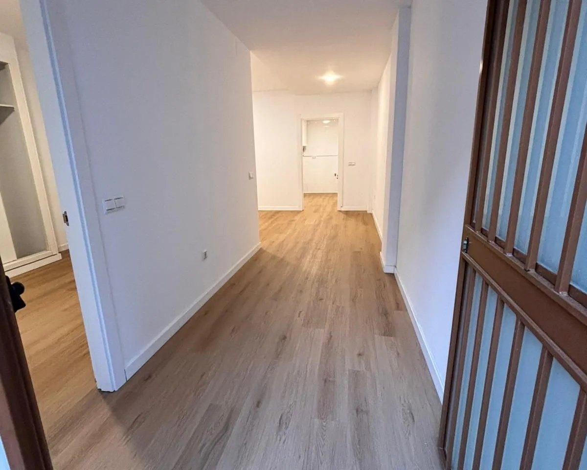 Tranquil Haven: Renovated Ground-Floor Oasis