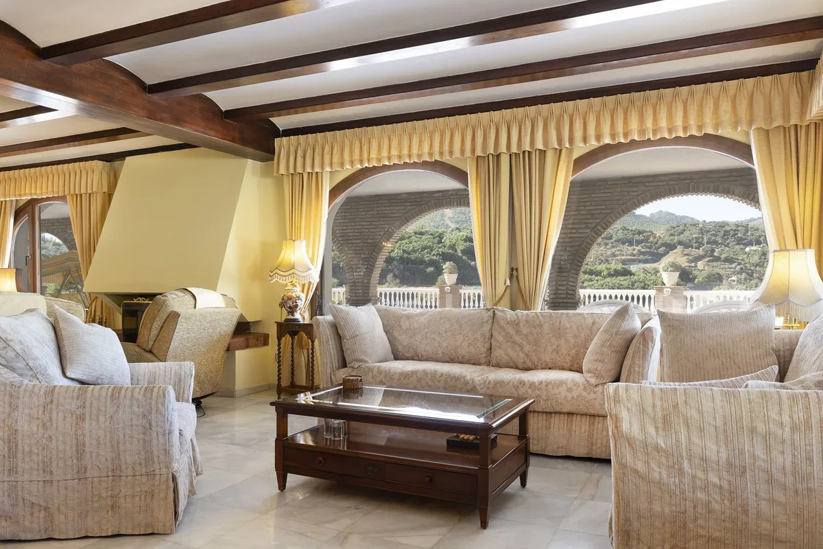 093d5595-752a-4312-94a7-70fc8551a12f