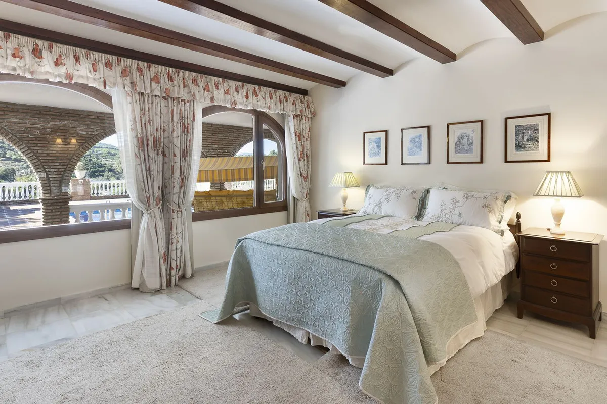 127ae4f1-de49-4c6c-a357-1844824f8572